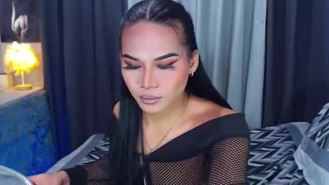 misstrishontop online show from December 5, 12:28 pm