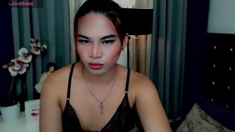 misstrishontop online show from February 25, 11:10 am