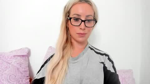 Missy matrix online show from June 9, 9:42 am