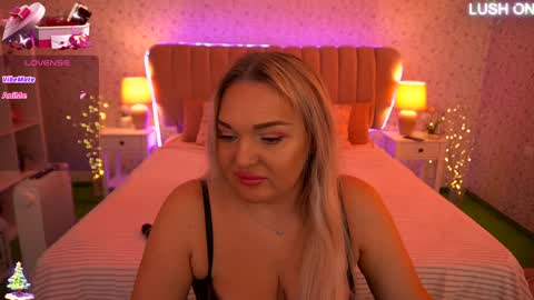 Snapshot of missyymartinezz chatting on January 23, 7:54 am  Amely  online show from January 23, 7:54 am
