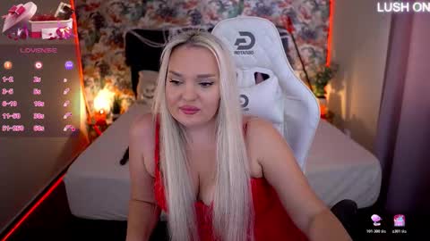 Snapshot of missyymartinezz chatting on October 25, 7:19 am  Amely  online show from October 25, 7:19 am