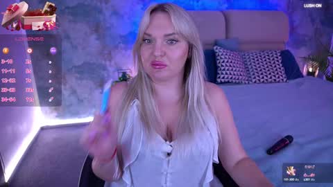 Snapshot of missyymartinezz chatting on March 6, 11:36 am  Amely  online show from March 6, 11:36 am