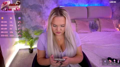 Snapshot of missyymartinezz chatting on September 26, 8:11 am  Amely  online show from September 26, 8:11 am