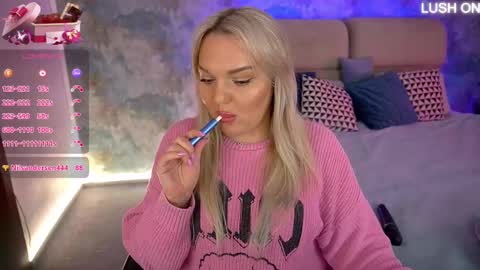 Snapshot of missyymartinezz chatting on February 26, 1:00 pm  Amely  online show from February 26, 1:00 pm