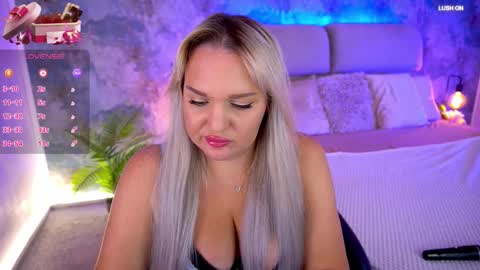 Snapshot of missyymartinezz chatting on October 9, 7:58 am  Amely  online show from October 9, 7:58 am