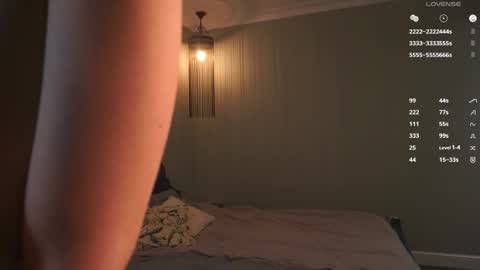 Mia online show from March 19, 5:40 pm