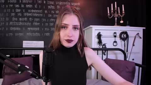 Snapshot of mistress_marlene chatting on October 24, 10:38 am Mistress Marlene online show from October 24, 10:38 am