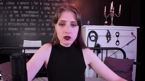 Snapshot of mistress_marlene chatting on September 14, 12:28 pm Mistress Marlene online show from September 14, 12:28 pm