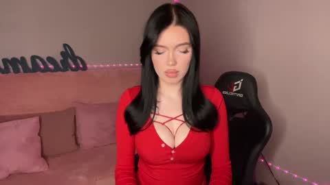 Mia online show from October 26, 9:36 pm