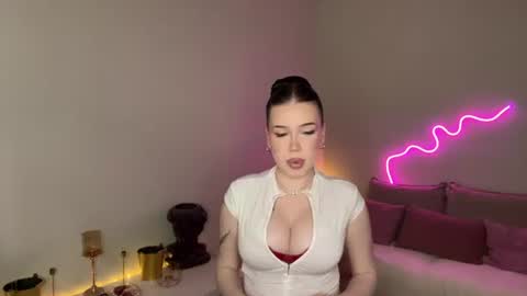 Mia online show from June 16, 12:42 pm