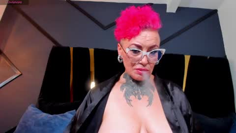 Sandy Mistress  online show from June 6, 10:37 pm