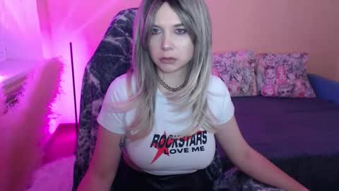 Miss Bailey online show from January 18, 3:43 pm