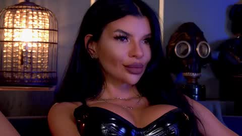 Elenia online show from September 12, 1:35 pm