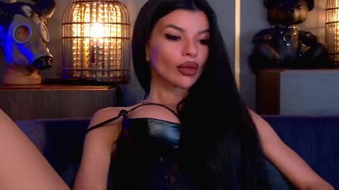 Elenia online show from April 21, 2:13 pm