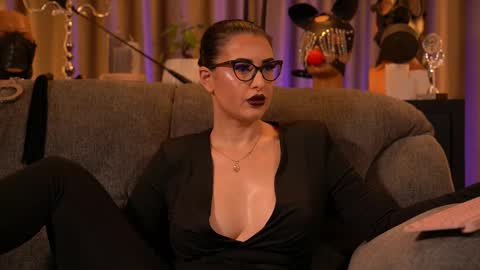 Mistress Kelly online show from November 14, 2:03 am