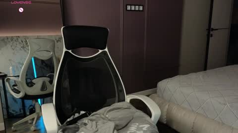 misty_roseee online show from February 6, 7:13 am