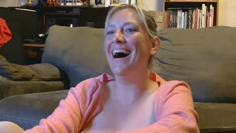 Misty Mountains online show from June 15, 2:58 am