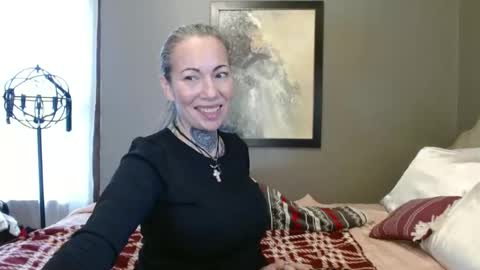 MizXtrix online show from March 22, 6:12 pm