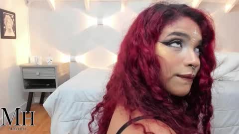 mizzhell_ online show from October 21, 12:54 pm