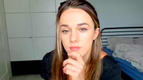 mmminnie online show from November 12, 11:34 am