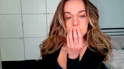 mmminnie online show from February 17, 11:31 am