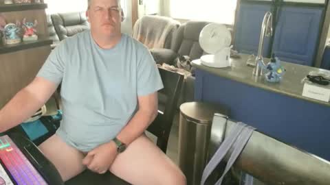 mmmthatsfunnn online show from April 22, 9:55 pm