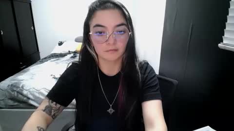 Sam online show from February 5, 1:42 am