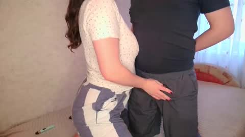 modestlily online show from February 16, 9:18 am