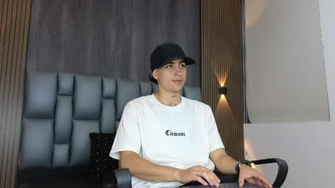 mohamed_malik online show from April 13, 11:58 am