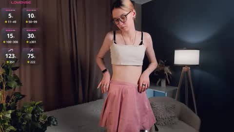 Laura online show from November 30, 1:12 am