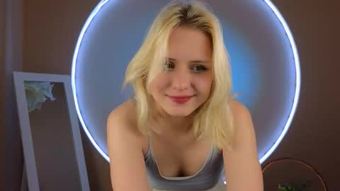 Molly online show from October 6, 3:41 pm