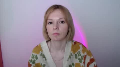 mollilove online show from May 7, 10:11 am