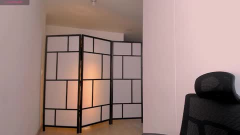   MOLLY   online show from March 24, 5:19 pm