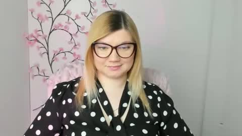 Molly online show from March 6, 12:59 pm