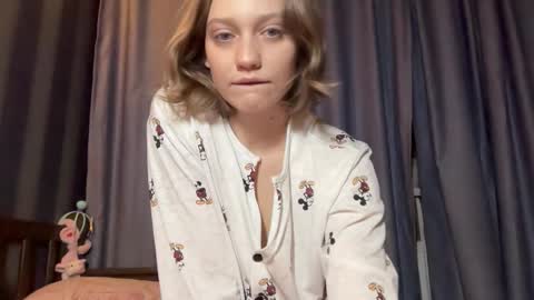 molly_poly online show from December 14, 5:41 pm