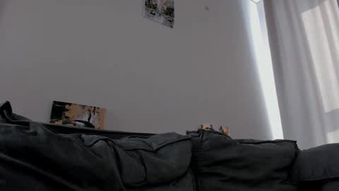 molly online show from February 25, 8:40 am