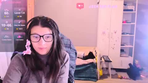  KIRA  online show from November 20, 2:32 am