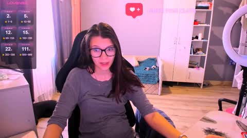  KIRA  online show from September 10, 3:29 am