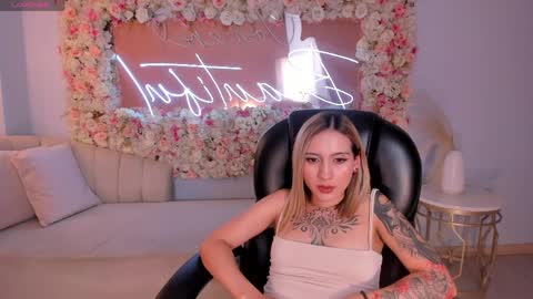 Molly Sunders online show from April 9, 6:19 am