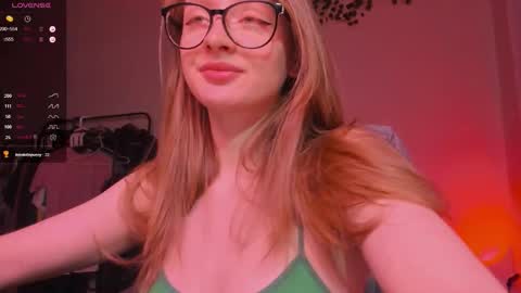 Snapshot of mollytucker chatting on October 26, 2:50 pm mollytucker online show from October 26, 2:50 pm