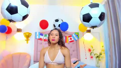 molyrestrepo online show from June 20, 8:59 pm