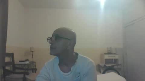 moment71200 online show from January 6, 6:20 pm