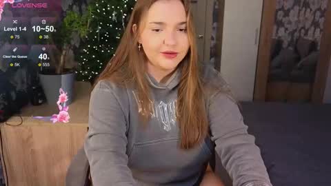 Leah online show from December 17, 1:40 pm