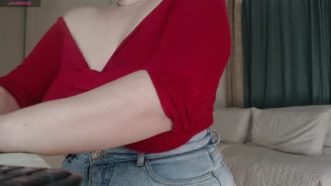 Daphne  online show from November 7, 3:58 pm