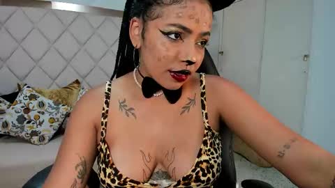 Momo  online show from October 28, 10:11 pm