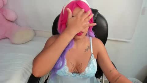 Momo  online show from March 25, 3:57 am