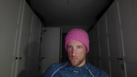 moms_little_monster online show from December 2, 7:01 pm