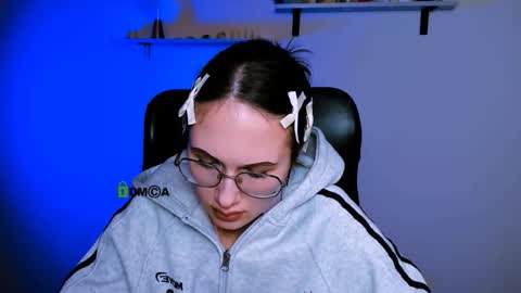 Mona  online show from January 31, 8:39 pm