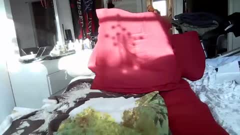 Snapshot of mondi82 chatting on January 26, 10:02 pm Mondi82 online show from January 26, 10:02 pm