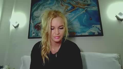 Snapshot of moni_ chatting on October 10, 4:40 am Monica online show from October 10, 4:40 am